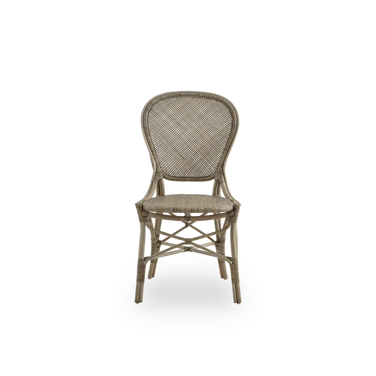 Frontansicht des Rossini Essstuhls in Taupe.
Eleganter Flechtstuhl mit runder Rückenlehne in schlichtem Design. Handgefertigt aus hochwertigem Rattan.