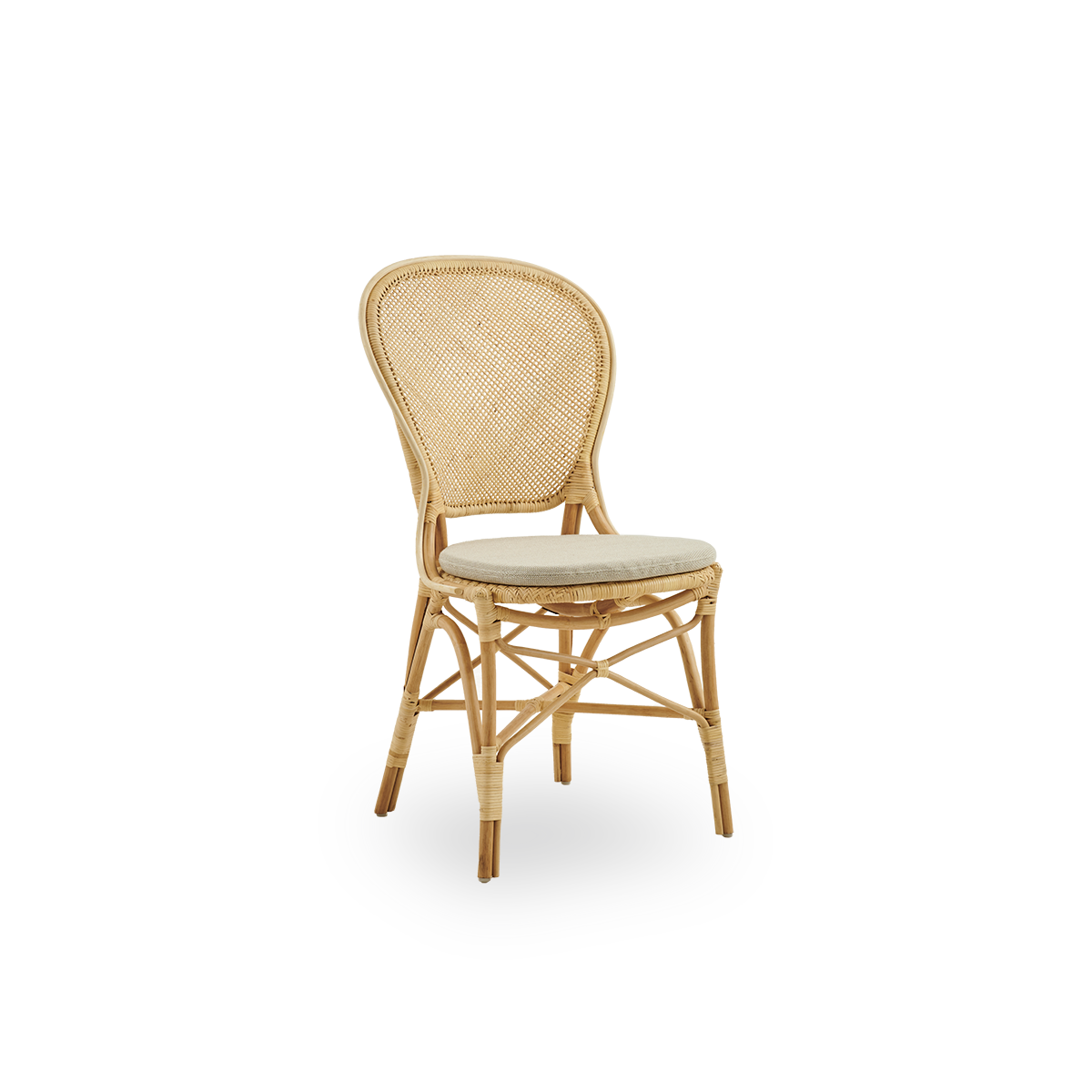 Seitenansicht des Rossini Essstuhls aus natürlichem Rattan. Eleganter Korbstuhl mit runder Rückenlehne in schlichtem Design. Handgefertigt aus hochwertigem Rattan.
