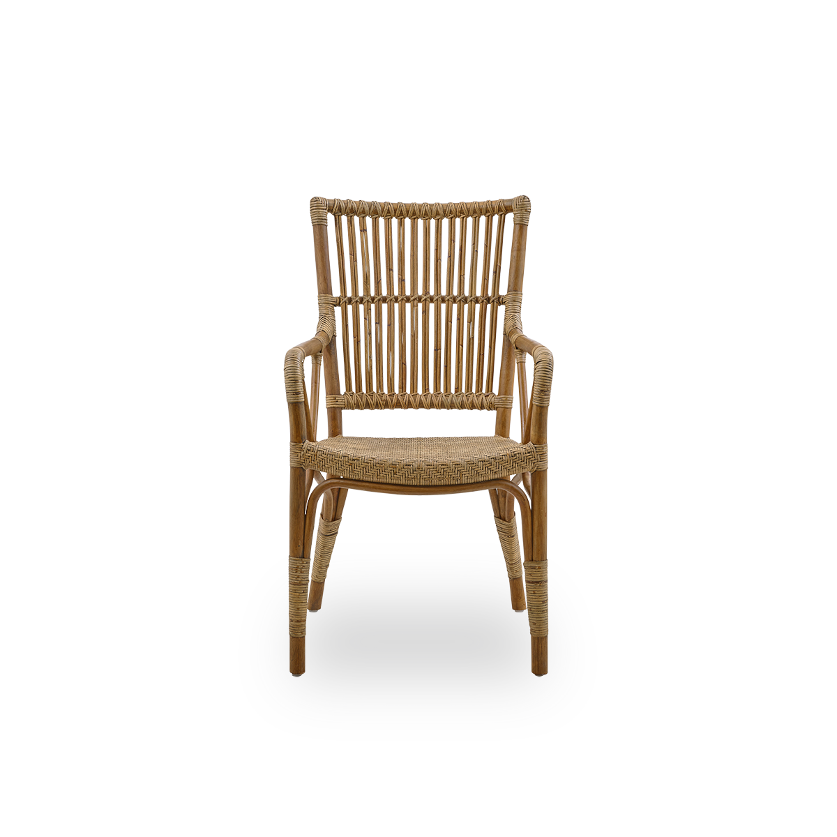 Vorderansicht des Piano Sessels in Antique Brown.
Eleganter Korbstuhl mit hoher Rückenlehne und Armlehnen, handgefertigt aus hochwertigem indonesischem Rattan.