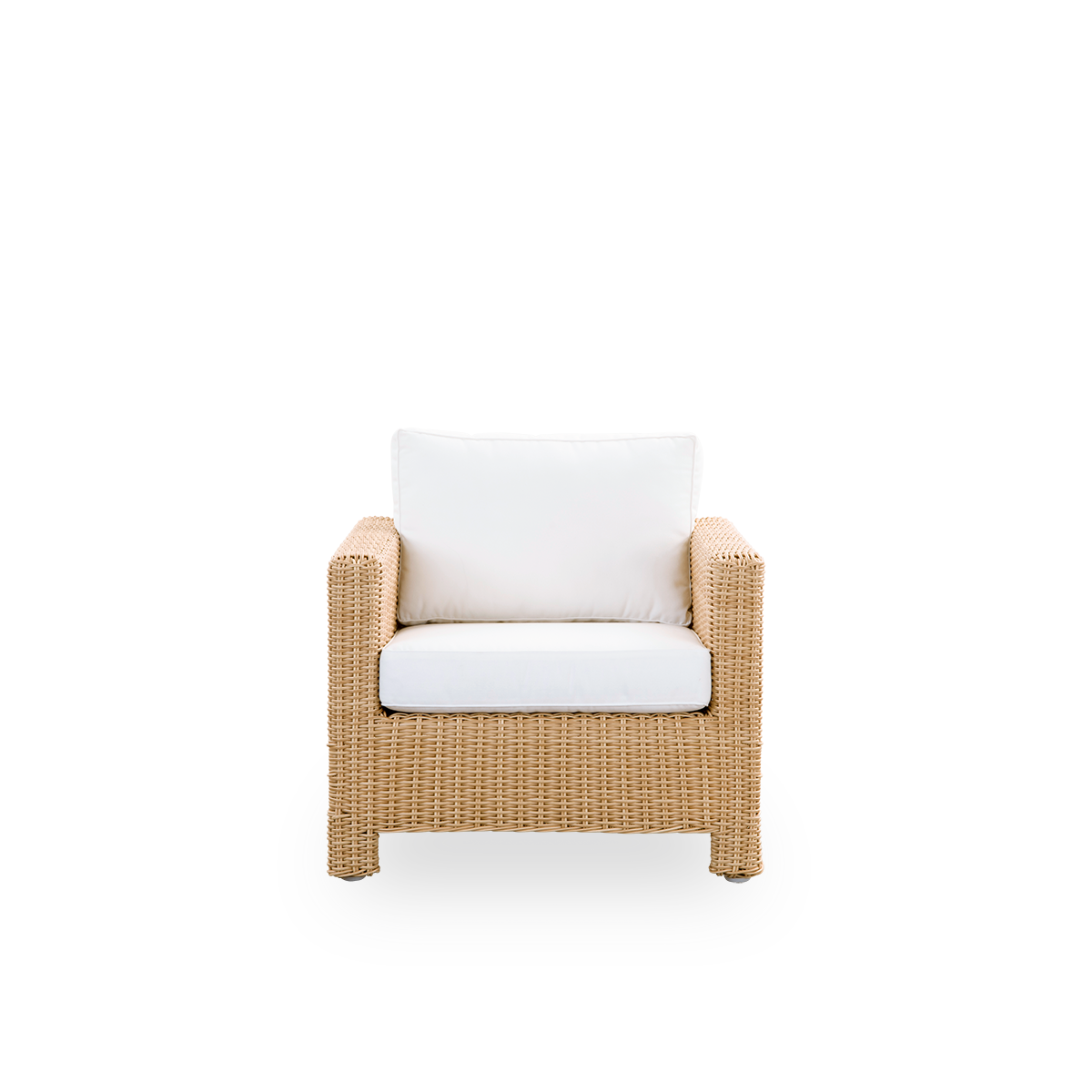 Vorderansicht des Carrie Exterior Loungesessels in der Farbe Natural. Quadratischer, robuster Loungesessel mit Aluminiumrahmen, vollständig mit ArtFibre geflochten.