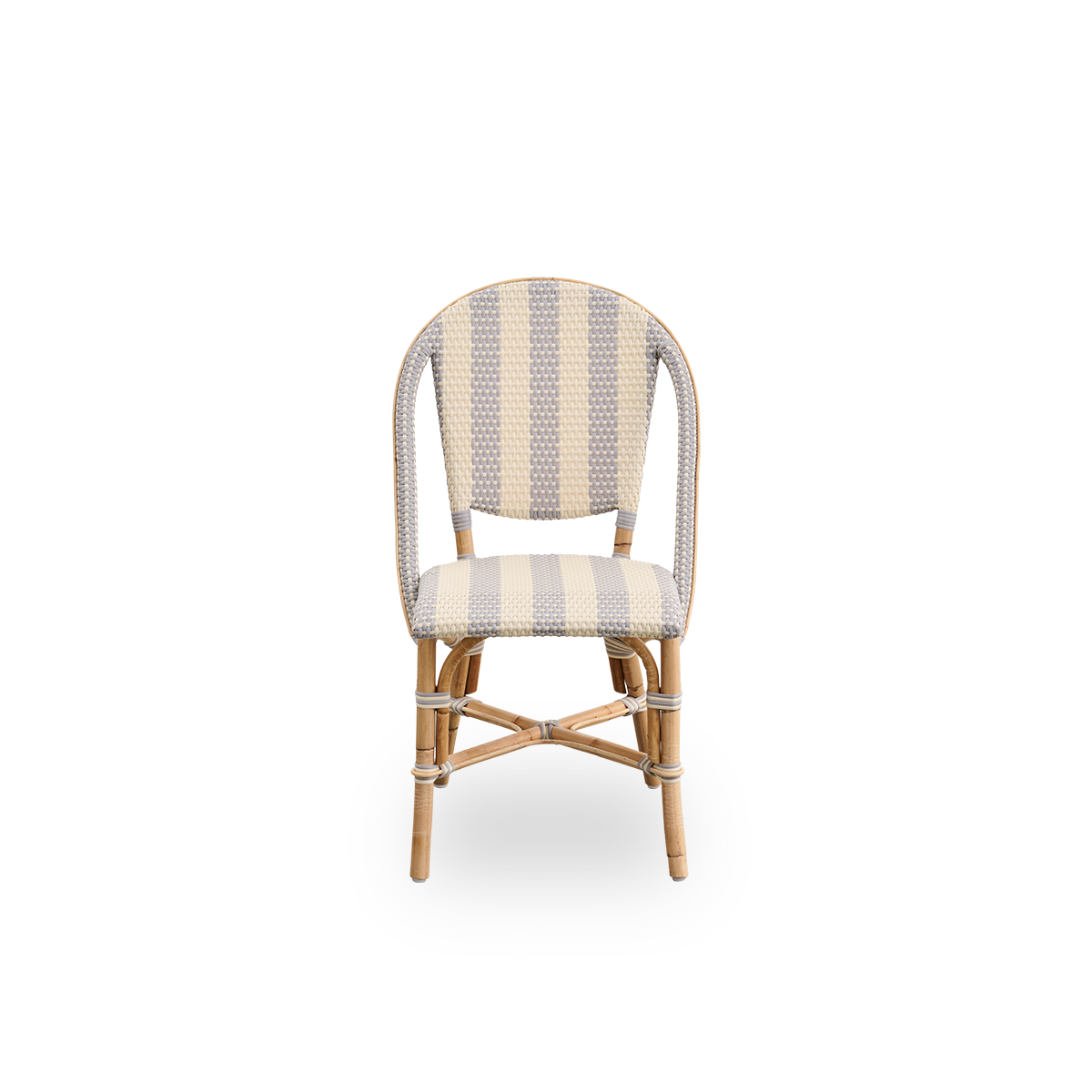 Frontansicht des Sofie Rattan-Essstuhls im französischen Caféstil.
Rattangestell mit vollständig geflochtenem Sitz und Rückenlehne, handgefertigt aus ArtFibre mit einem breit gestreiften Muster in Elfenbein und Grau. Stapelbarer Rattan-Bistrostuhl.