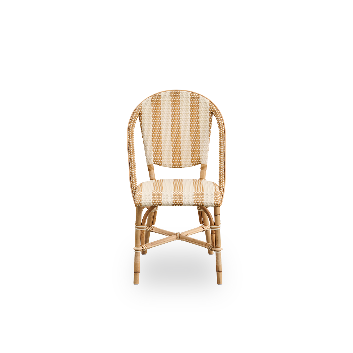Frontansicht des Sofie Rattan-Essstuhls im französischen Caféstil.
Rattangestell mit vollständig geflochtenem Sitz und Rückenlehne, handgefertigt aus ArtFibre mit einem breit gestreiften Muster in Elfenbein und Honig. Stapelbarer Rattan-Bistrostuhl.