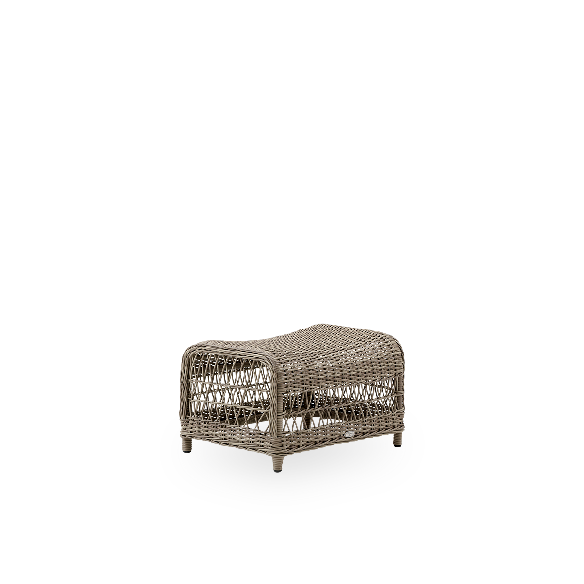 Seitenansicht des Dawn Outdoor-Fußhockers in Antique Grey, inspiriert vom britischen Kolonialstil. Vollständig geflochtener Fußhocker, handgefertigt aus ArtFibre auf langlebigen Aluminiumrahmen.