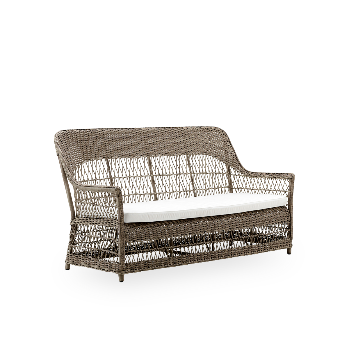 Seitenansicht des Dawn Outdoor-3-Sitzer-Sofas in Antique Grey, inspiriert vom britischen Kolonialstil. Romantisches Sofa mit Armlehne und hoher Rückenlehne. Vollständig geflochten aus ArtFibre auf handgebogenem Aluminiumrahmen.