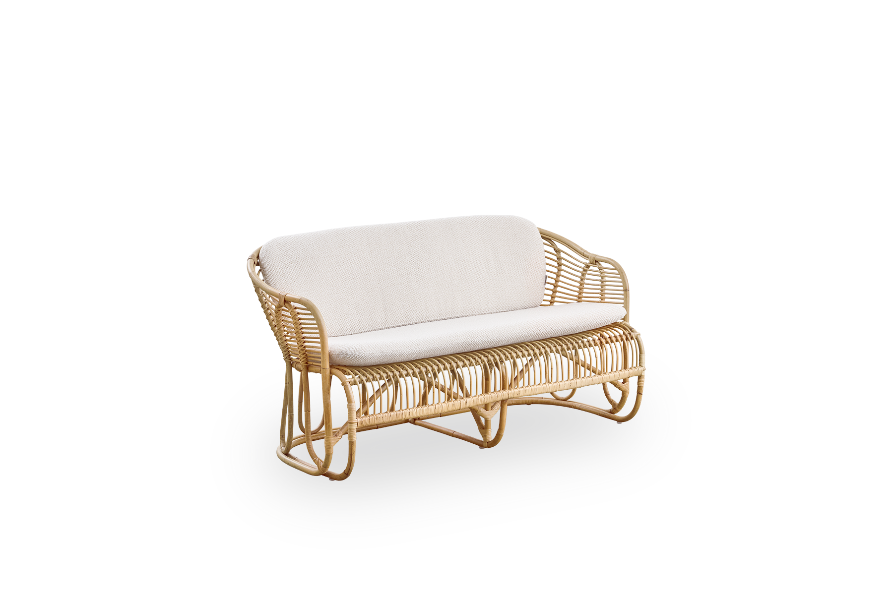 Seitenansicht des Swing 2-Sitzer-Sofas, entworfen von Tove Kindt-Larsen. Handgefertigt aus hochwertigem indonesischem Rattan und ausgestattet mit Sitz- und Rückenkissen.
