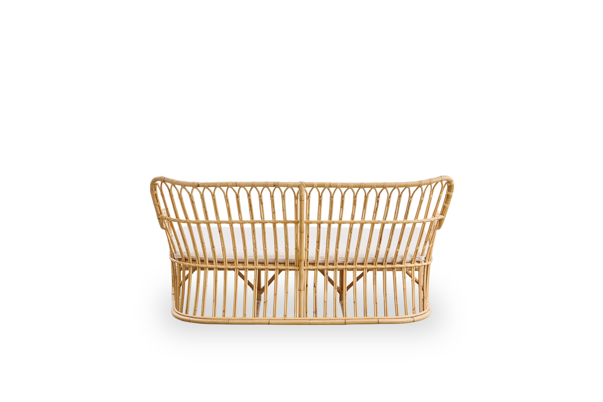 Einfache Rückansicht des Tulip Korbsofas, entworfen von Tove Kindt-Larsen, mit weichen, organischen Linien. Handgefertigt aus hochwertigem indonesischem Rattan.