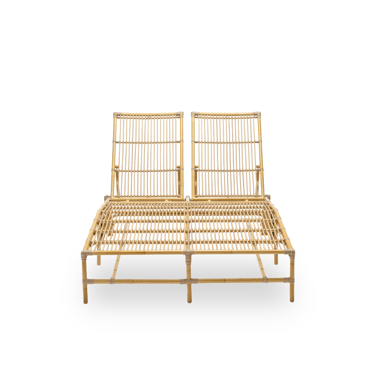 Vorderansicht der Julietta Outdoor-Doppel-Sonnenliege, aus naturfarbenem Aluminium und ArtFibre. Von Sika-Design entworfen und aus wetterfesten Materialien für zwei Personen gefertigt.