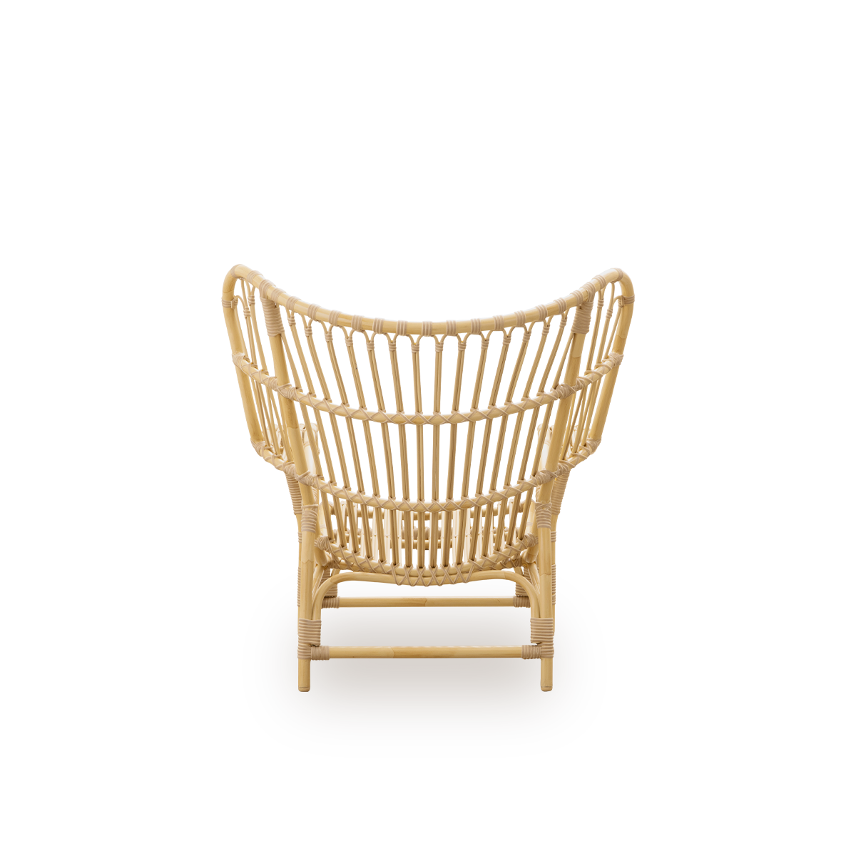 Einfache Rückansicht des Teddy Exterior Lounge-Stuhls, entworfen von Viggo Boesen. Großer, umschließender Lounge-Stuhl mit Aluminiumrahmen in Rattanoptik und ArtFibre-Verbindungen.