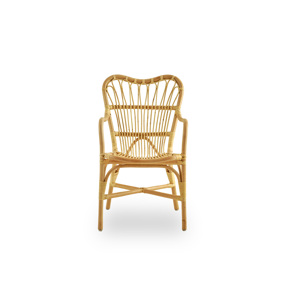 Dies ist ein Nahaufnahmebild von Margret Dining Chair in natural rattan.
