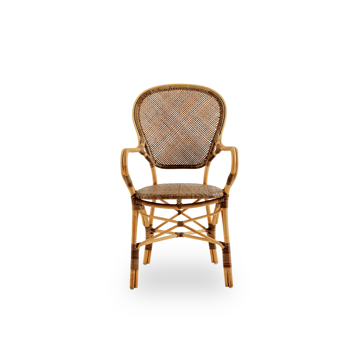 Frontansicht des Rossini Esssessels in Kirschfarbe.
Eleganter Flechtstuhl mit runder Rückenlehne und Armlehnen in schlichtem Design. Handgefertigt aus hochwertigem Rattan.