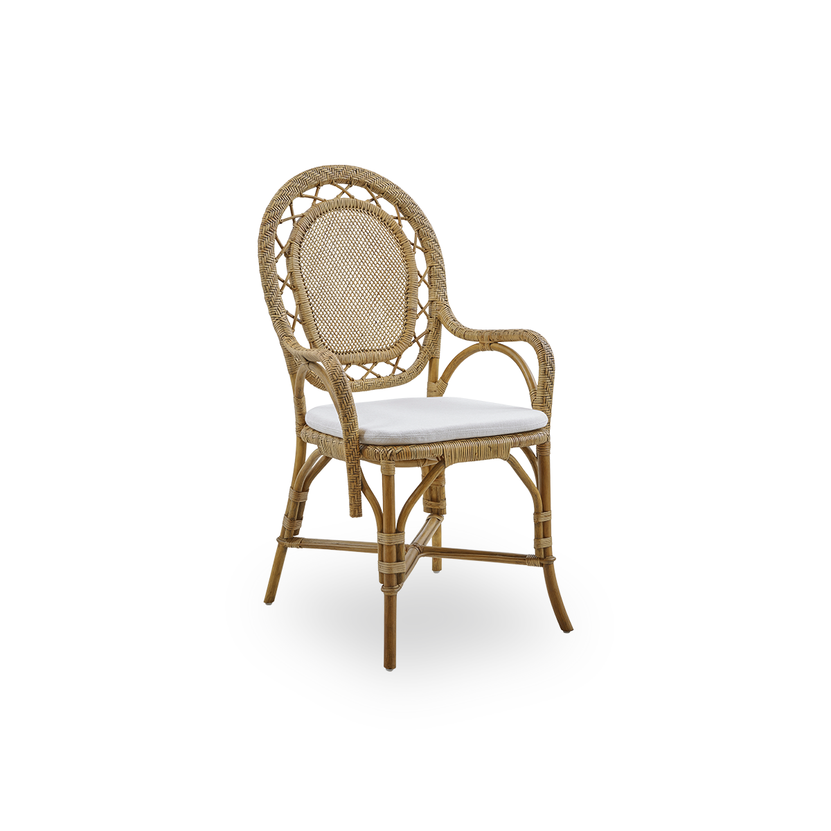 Seitenansicht des Romantica Essstuhls in Antique-Braun. Eleganter, romantischer Korb-Essstuhl mit runder Rückenlehne und vollständig geflochtenem Sitz im charmanten dänischen Design. Handgefertigt aus hochwertigem indonesischem Rattan.