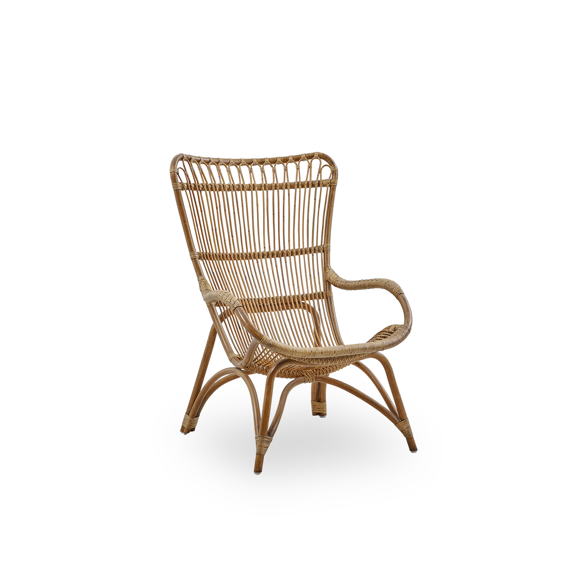 Seitenansicht des Monet Loungesessels mit hoher Rückenlehne und Armlehnen in Antique-Braun. Handgefertigt aus hochwertigem indonesischem Rattan.