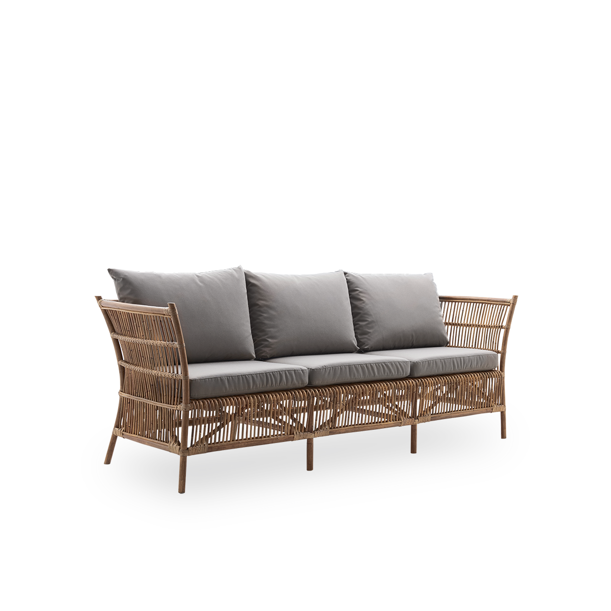 Seitenansicht des Donatello 3-Sitzer-Korbsofas in Antique Brown. Das Sofa hat ein eckiges Design mit klaren Linien, handgefertigt aus hochwertigem indonesischem Rattan.