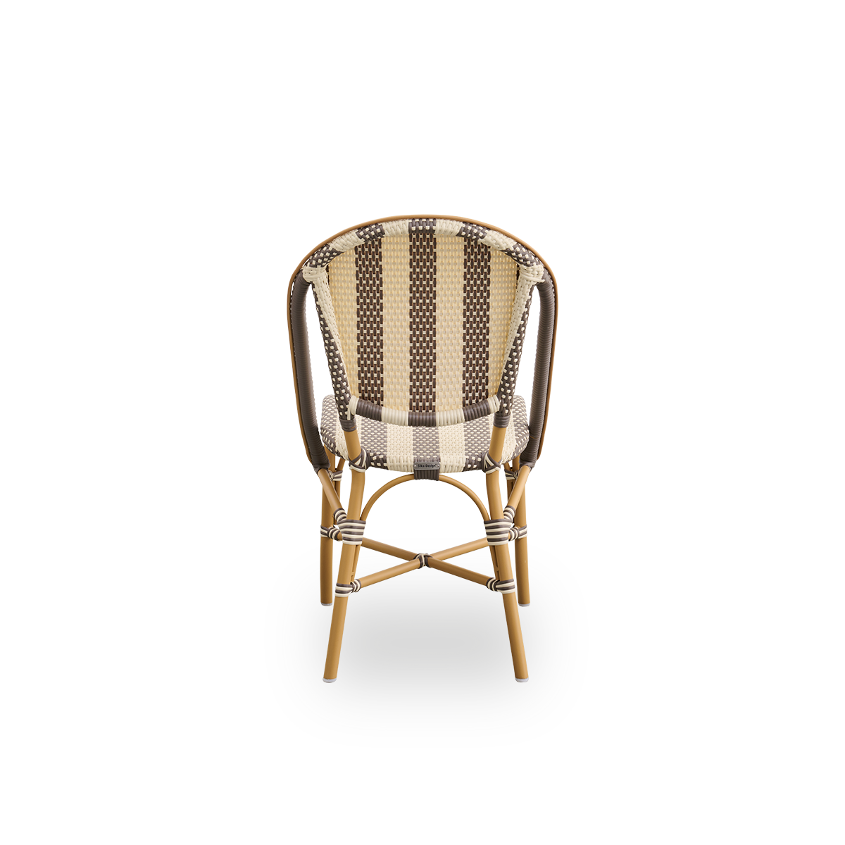 Einfache Rückansicht des Sofie Outdoor-Esstuhls, inspiriert vom französischen Café-Stil. Aluminiumrahmen in der Farbe Almond mit vollständig geflochtenem Sitz und Rückenlehne, handgefertigt aus ArtFibre im breiten Streifenmuster in den Farben Ivory und Br