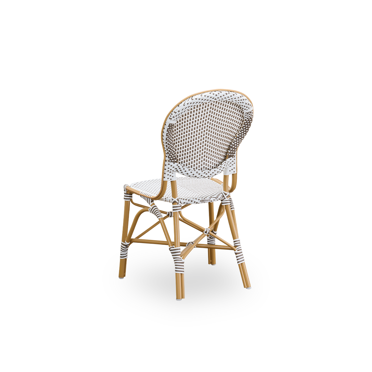Rückansicht des Isabell Outdoor-Esszimmerstuhls.
Almondfarbenes Aluminiumgestell mit Sitz und Rückenlehne aus weißem ArtFibre mit braunen Punkten. Inspiriert vom Bistrodesign der 1950er Jahre.