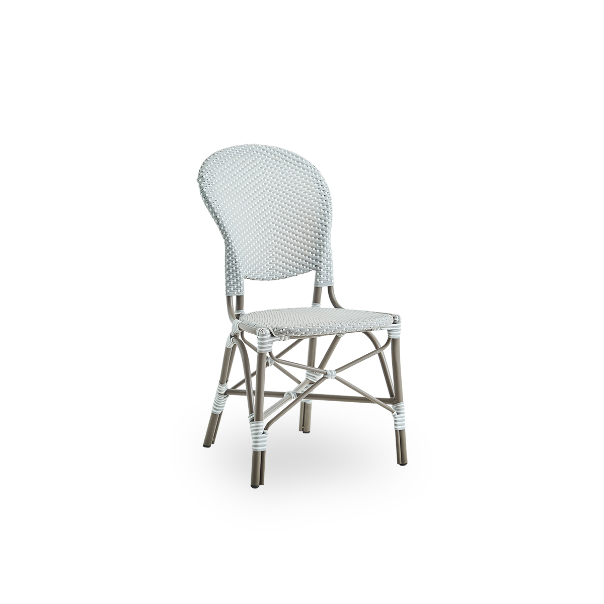 Seitenansicht des Isabell Outdoor-Esstuhls. Rahmen aus taupefarbenem Aluminium mit Sitz und Rückenlehne aus grauem ArtFibre mit weißen Punkten. Inspiriert vom Bistro-Design der 1950er Jahre.