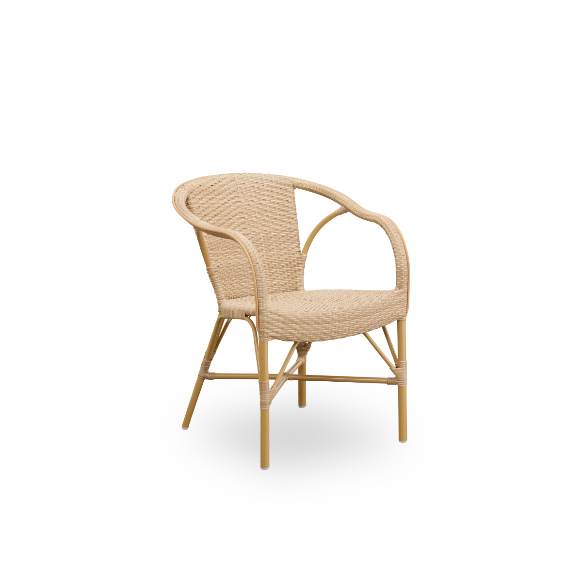 Seitenansicht des Madeleine Outdoor-Essstuhls mit Armlehnen. Aluminiumrahmen in Mandel-Farbe mit Sitz und Rückenlehne aus ArtFibre in Naturfarbe geflochten.
