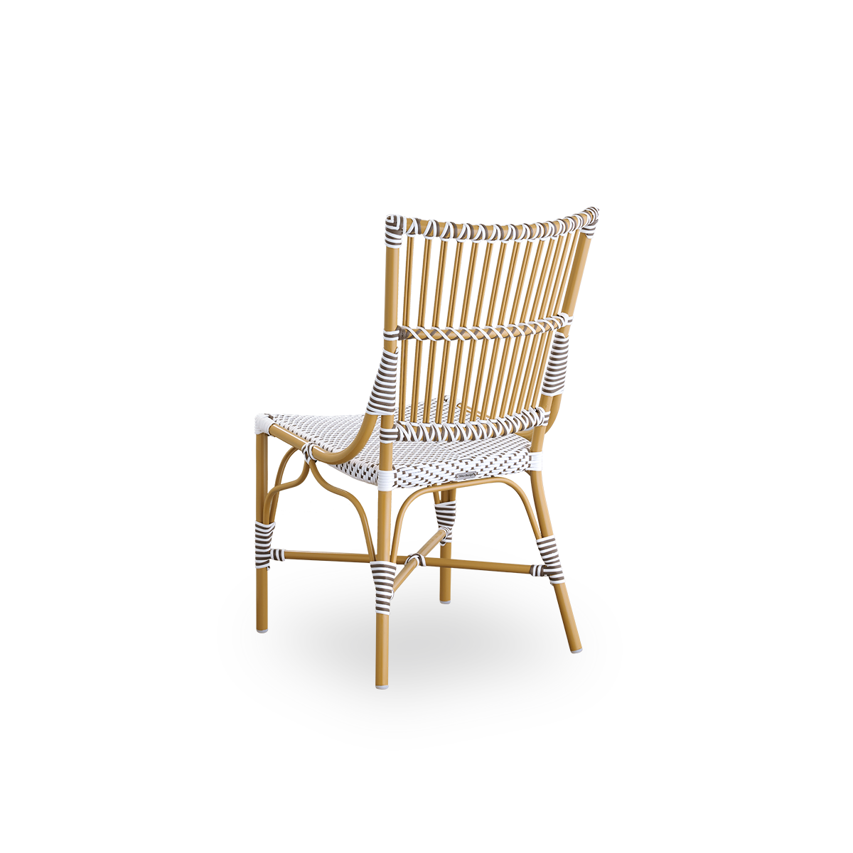 Rückansicht des Monique Esszimmerstuhls.
Rattangestell mit Sitz aus weißem ArtFibre mit braunen Punkten. Inspiriert vom Bistrodesign der 1950er Jahre.