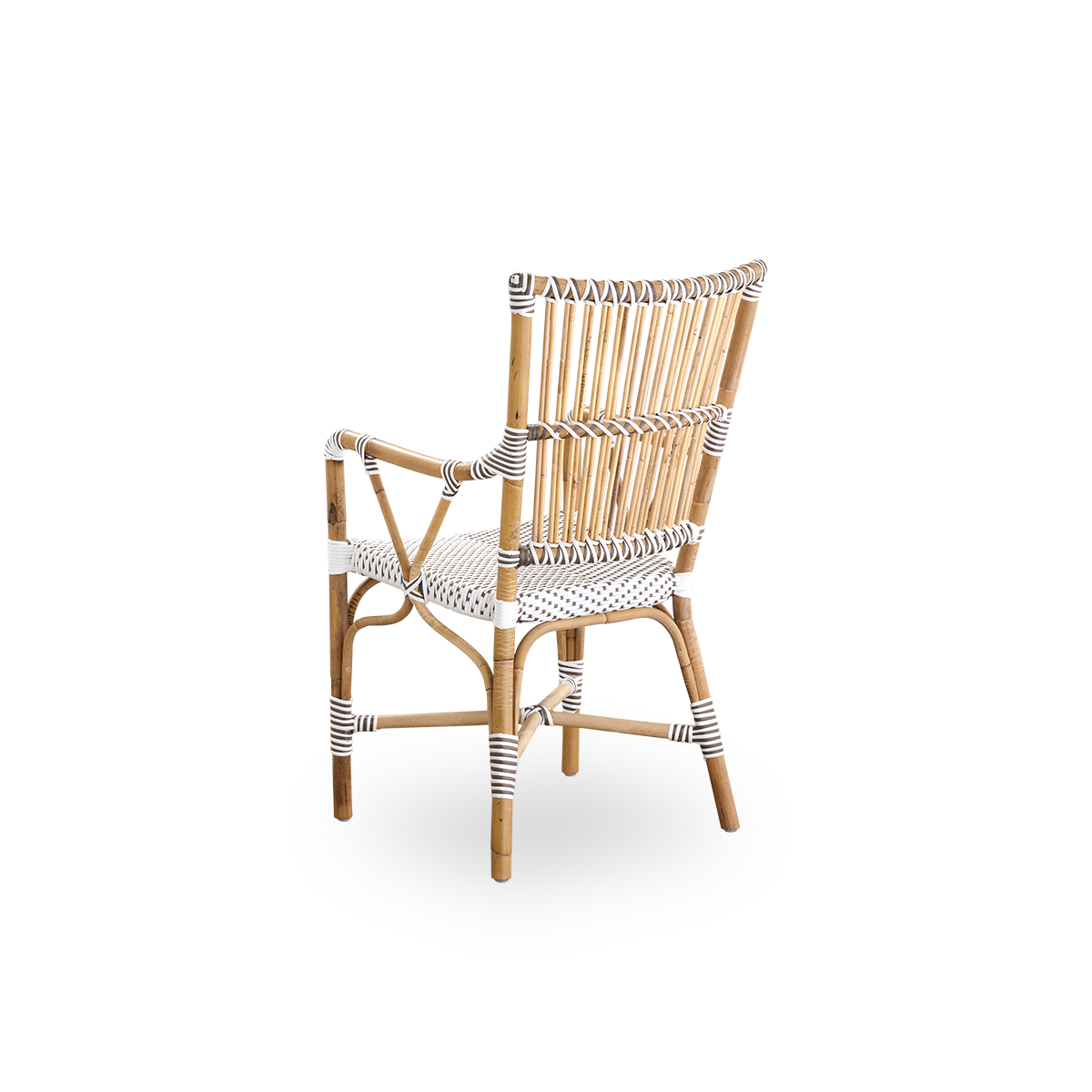 Rückansicht des Monique Esszimmerstuhls mit Armlehnen.
Rattangestell mit Sitz aus weißem ArtFibre mit braunen Punkten. Inspiriert vom Bistrodesign der 1950er Jahre.