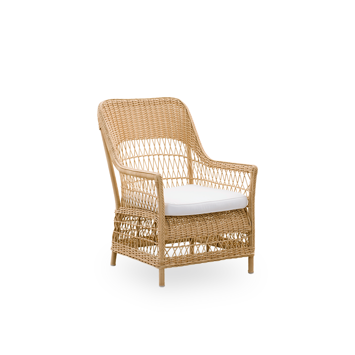 Seitenansicht des Dawn Outdoor-Loungestuhls in Naturfarbe, inspiriert vom britischen Kolonialstil. Romantischer Loungesessel mit Armlehne und hoher Rückenlehne. Vollständig geflochten aus ArtFibre auf handgebogenem Aluminiumrahmen.