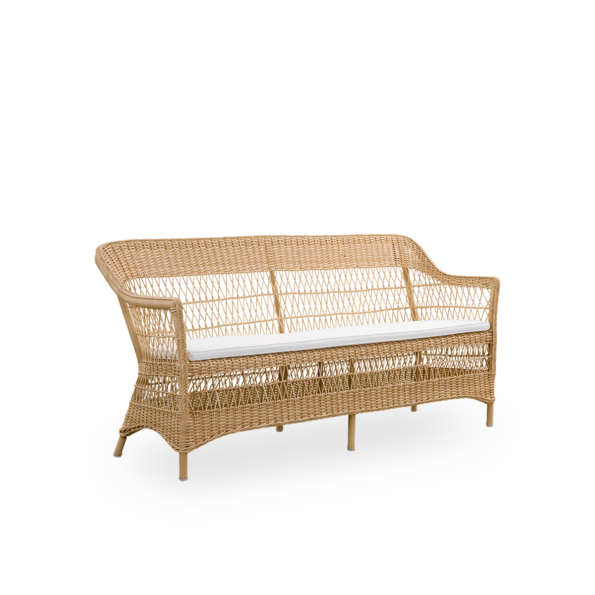 Seitenansicht des Charlot 3-Sitzer-Outdoor-Sofas in natürlicher Farbe, ein vollständig geflochtenes Outdoor-Sofa im britischen Kolonialstil, handgefertigt aus ArtFibre auf langlebigen Aluminiumrahmen.