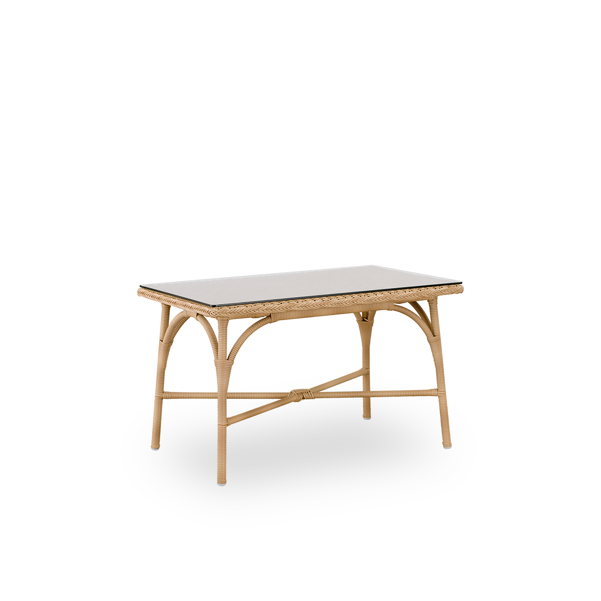 Seitenansicht des Victoria Outdoor-Couchtisches mit Glasplatte, inspiriert vom britischen Kolonialstil. Aluminiumrahmen, vollständig mit ArtFibre in Naturfarbe geflochten. Größe 60x100 cm.