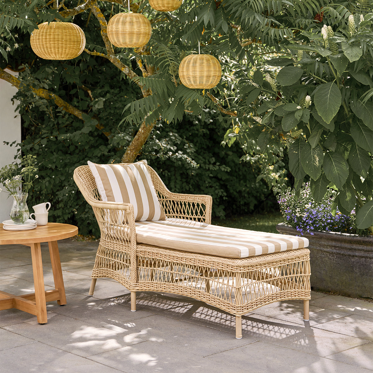 Victor Teak Lounge-Tisch Ø75