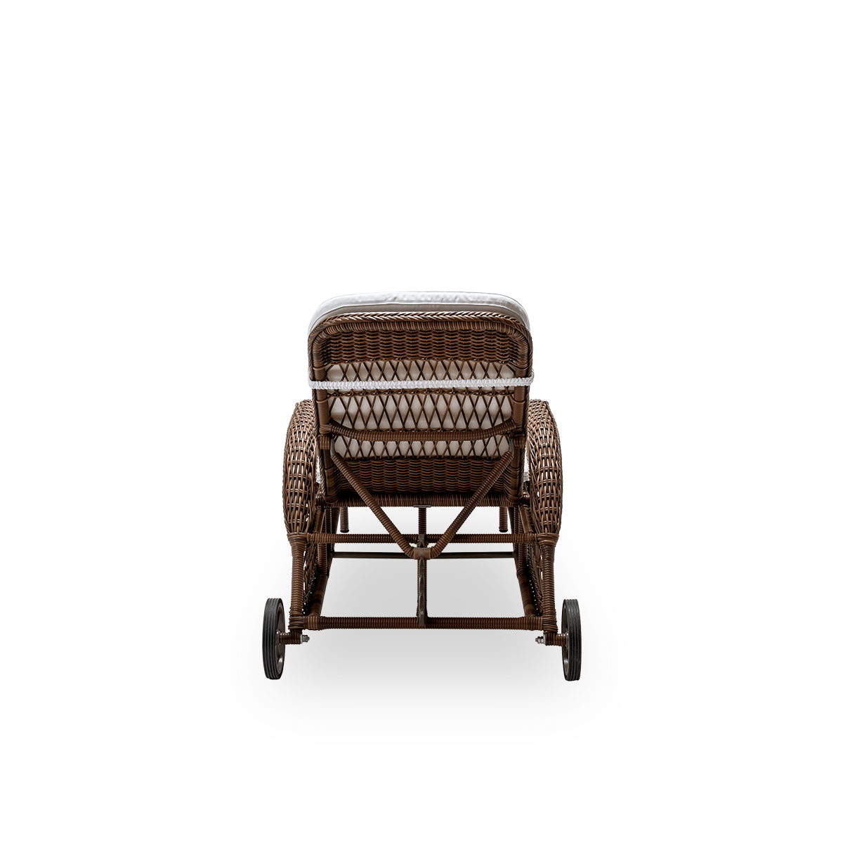 Einfache Rückansicht der Daisy Outdoor-Sonnenliege mit Sitzkissen, aus braunem ArtFibre und Aluminium. Aus der Georgia Garden Kollektion von Sika-Design, inspiriert vom britischen Kolonialstil und klassischen dänischen Flechtmöbeln.