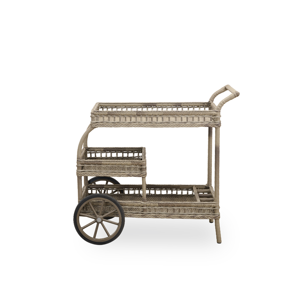 Ansicht des James Outdoor-Barwagens in der Farbe Antique Grey, handgefertigt aus ArtFibre auf einem handgebogenen Aluminiumrahmen mit kunstvollen Flechtmustern und zwei Rädern für einfache Mobilität.