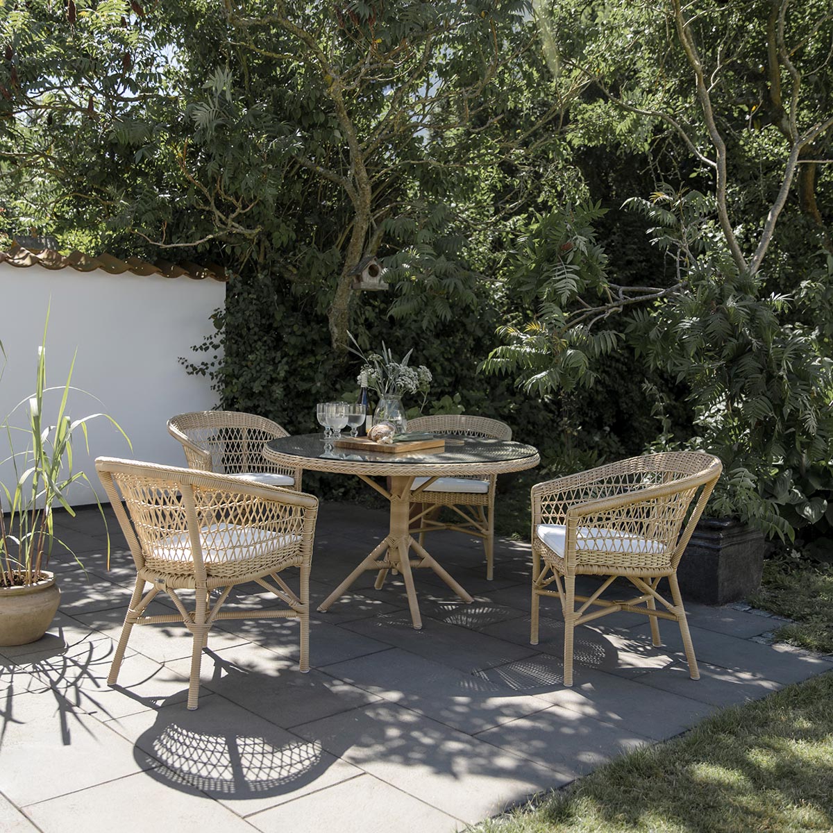 Grace Exterior Gartentisch