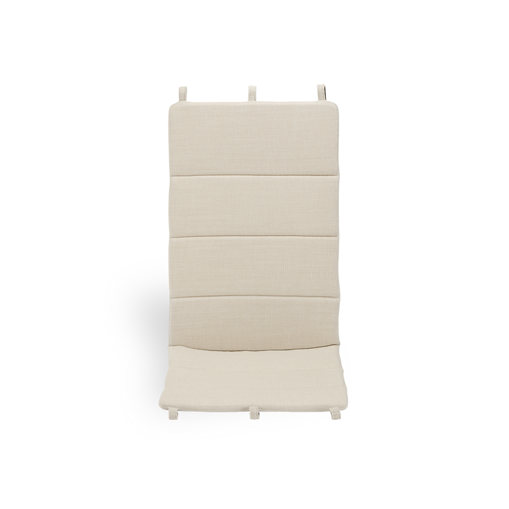 Bild von Seat- and back cushion | Paris Lounge Chair präsentiert mit beigefarbenem Stoff