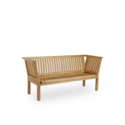 Seitenansicht der St Catherine Outdoor-Teakbank, entworfen von Arne Jacobsen, Länge 180 cm. Solide und langlebige Bank, handgefertigt aus kastanienbraunem, hochwertigem indonesischem Teakholz, zertifiziert als „Indonesian Legal Wood“.
