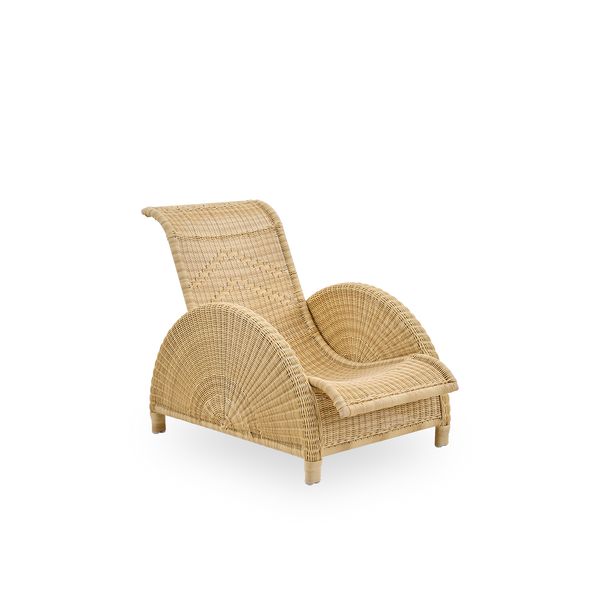 Seitenansicht des Paris Outdoor-Loungesessels, ikonisches Design von Arne Jacobsen. Aluminiumrahmen vollständig mit ArtFibre geflochten.