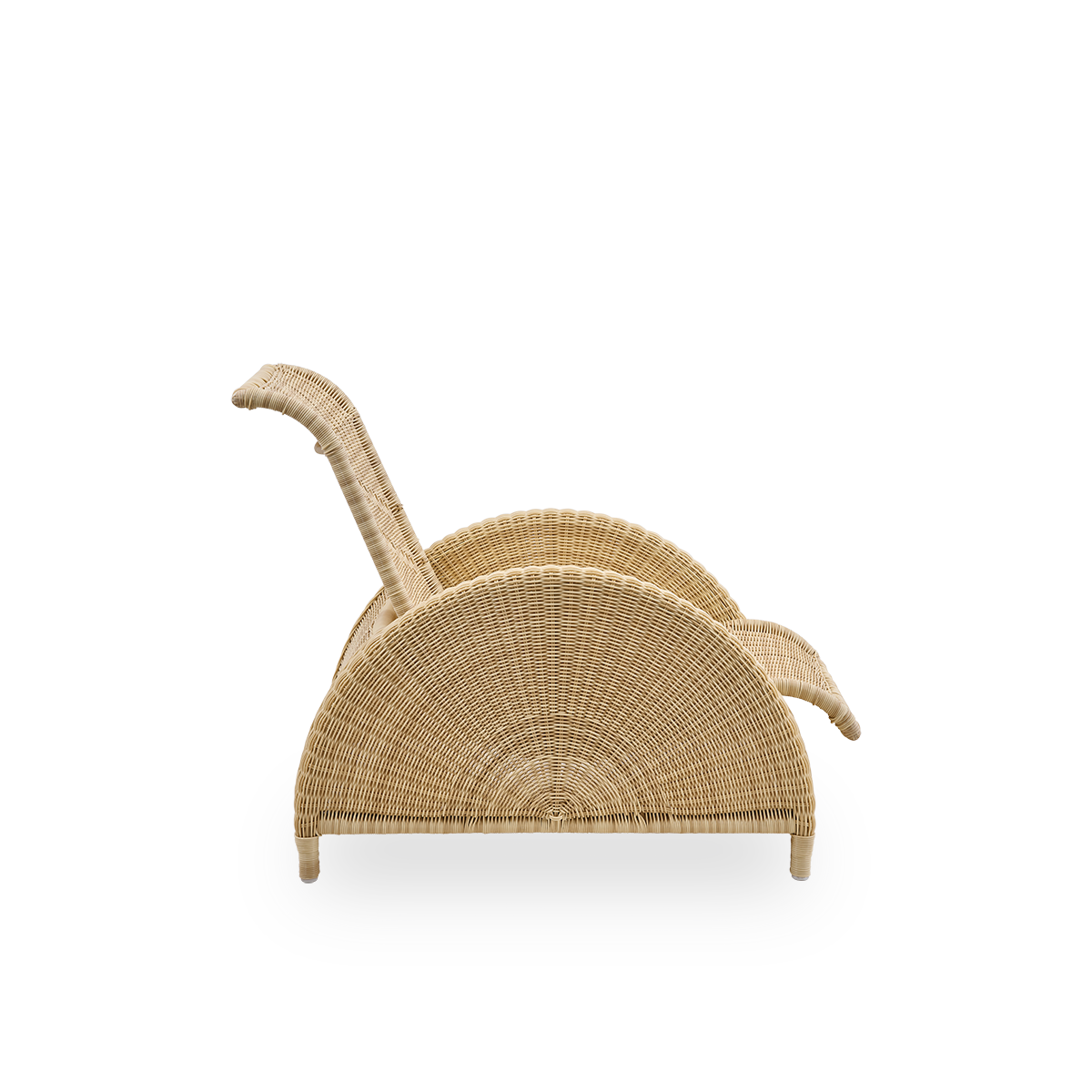 Seitenansicht des Paris Outdoor-Loungestuhls, ikonisches Design von Arne Jacobsen. Aluminiumrahmen vollständig mit ArtFibre geflochten.
