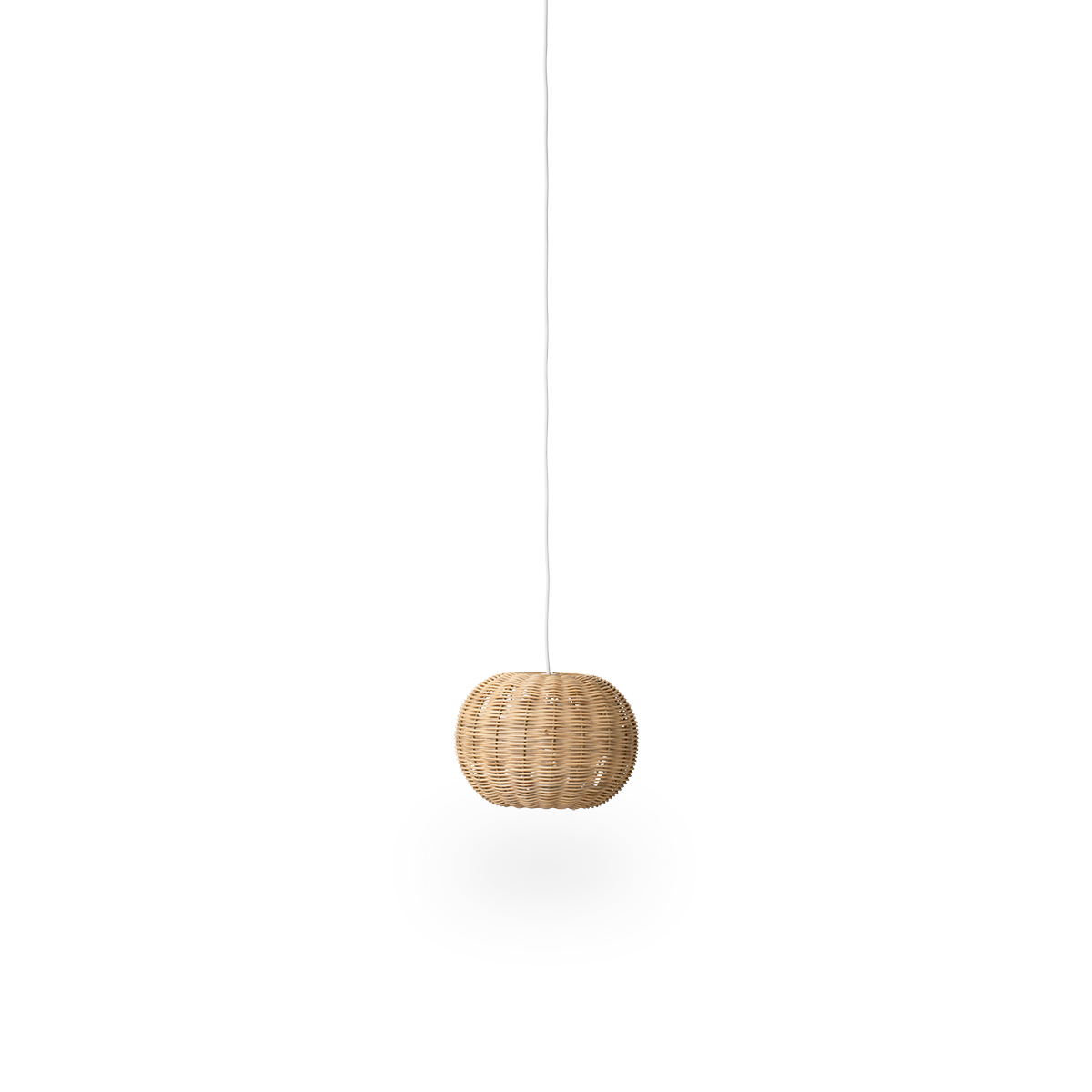 Tangelo Rattan-Lampenschirm, entworfen von Darcy Clarke, Größe Extra Small, Ø24 cm. Handgefertigt aus Rattan mit innerem Stahlrahmen für gutes Gewicht und Stabilität.