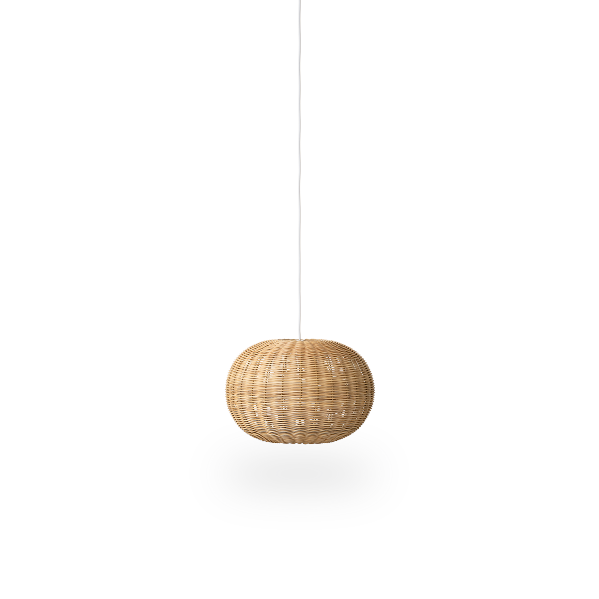 Tangelo Rattan-Lampenschirm, entworfen von Darcy Clarke, Größe Small, Ø37 cm. Handgefertigt aus Rattan mit innerem Stahlrahmen für gutes Gewicht und Stabilität.