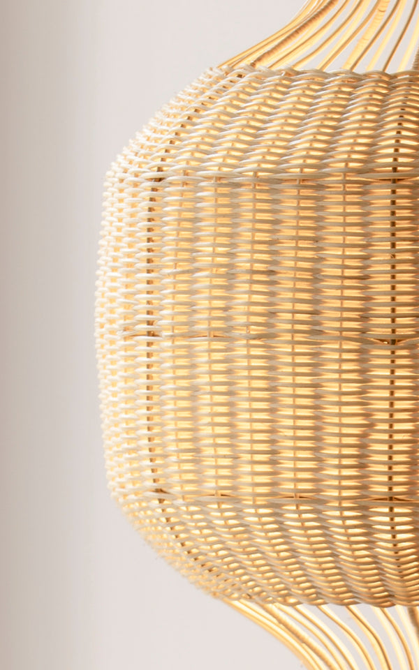 Dies ist ein Nahaufnahmebild von Hikari Lampenschirm in natural core weave iron frame.