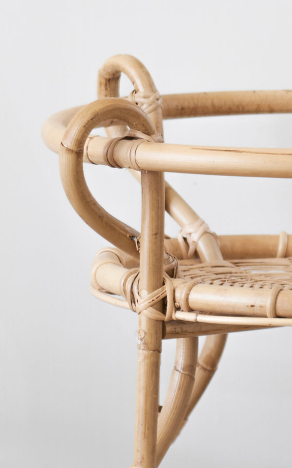 Dies ist ein Nahaufnahmebild von Fratellino Servierwagen in polished Natural Rattan.
