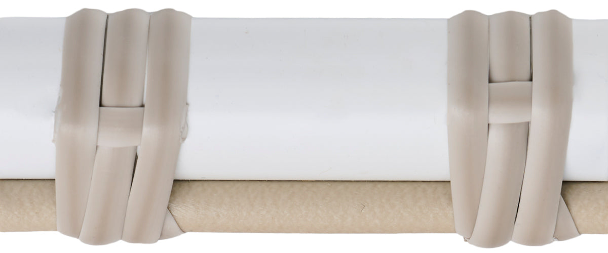 Dove White Aluminium and ArtFibre — Sonderfarbenmuster für Sika-Design-Möbel