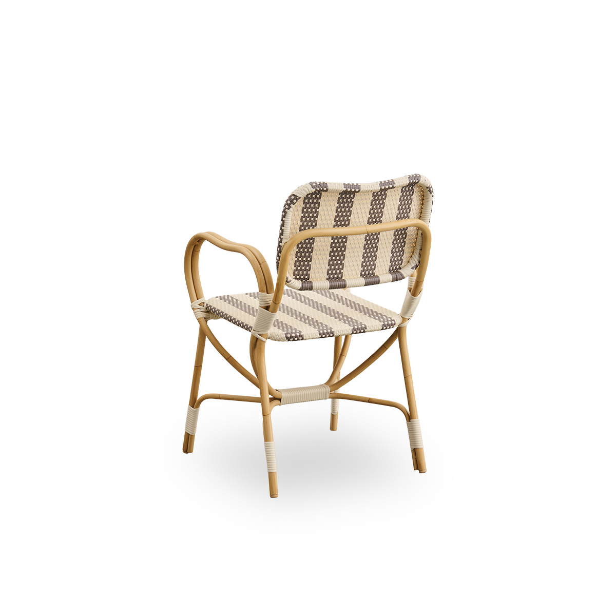 Rückseiten-Seitenansicht des Bistro Exterior Stuhls, entworfen von Franco Albini und Franca Helg. Aluminiumrahmen in Rattanoptik mit vollständig geflochtener Sitz- und Rückenfläche im breiten Streifenmuster aus braunem und elfenbeinfarbenem ArtFibre.