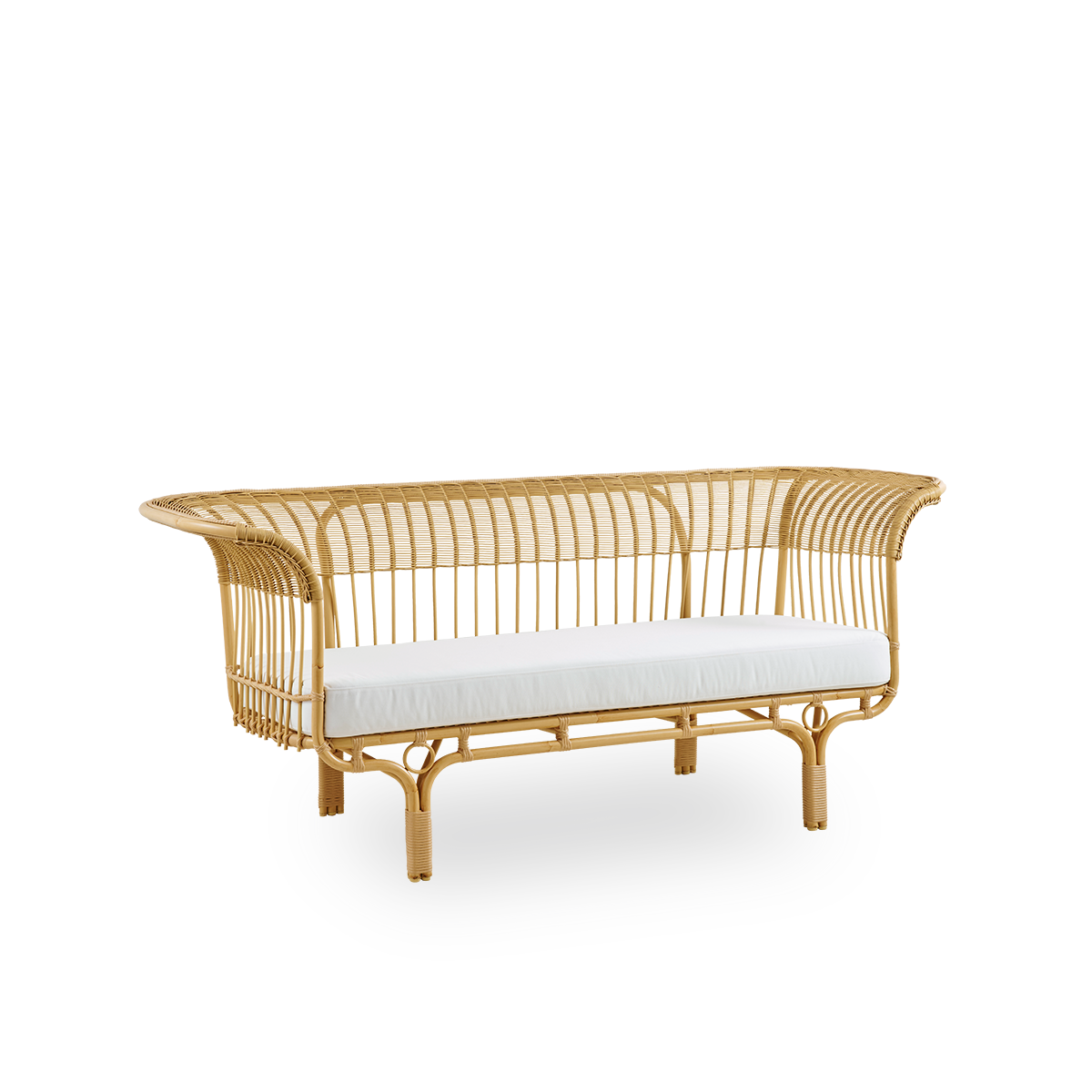 Seitenansicht des Belladonna Outdoor-Sofas im Rattan-Look, entworfen von Franco Albini und Franca Helg. Das Sofa wirkt elegant mit dünnen Beinen und majestätischem Sitz, mit vielen detaillierten ArtFibre-Flechtungen auf einem Aluminiumrahmen.