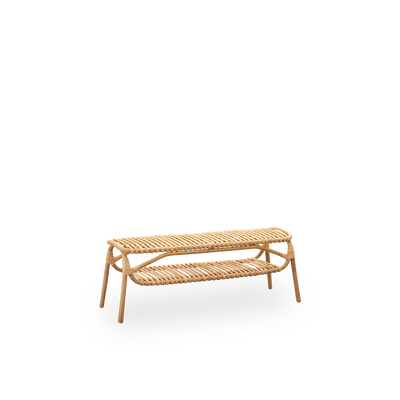 Seitenansicht der Machiya Bank, entworfen von Jin Kuramoto, inspiriert von traditionellen japanischen Machiya-Stadthäusern. Handgefertigt aus hochwertigem indonesischem Rattan. Länge 120 cm.