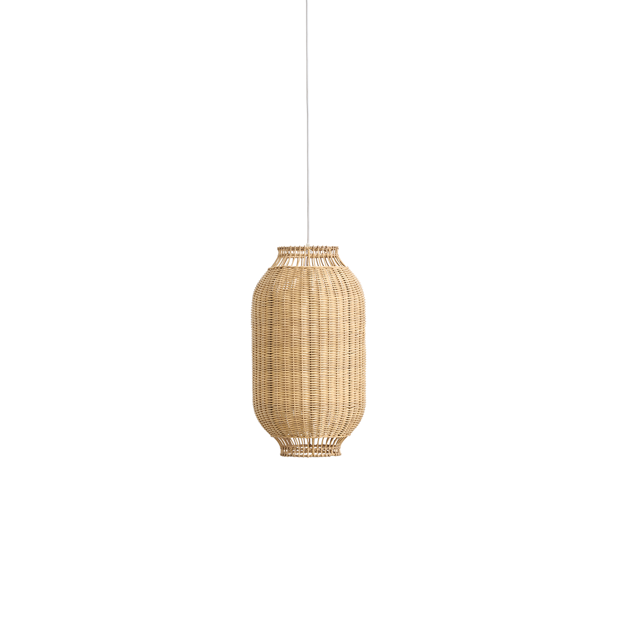 Kou Lampenschirm, entworfen von Jin Kuramoto, Japan-inspirierter Lampenschirm aus Rattan, handgefertigt aus hochwertigem Rattan mit innerem Stahlrahmen für Stabilität. Höhe 50 cm, Breite 28 cm.