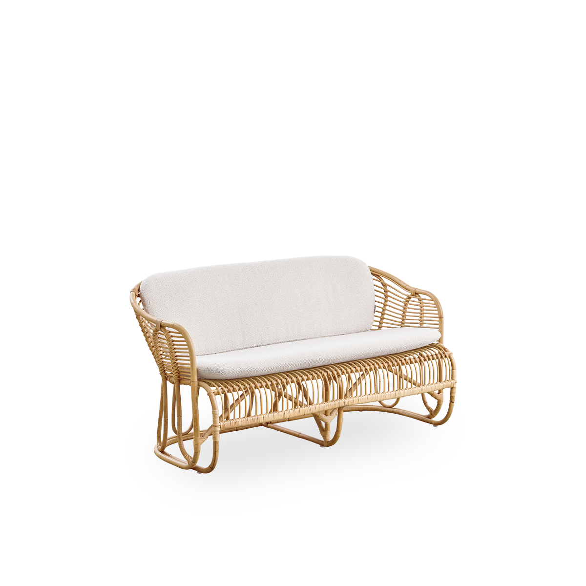 Seitenansicht des Swing 2-Sitzer-Sofas, entworfen von Tove Kindt-Larsen. Handgefertigt aus hochwertigem indonesischem Rattan und ausgestattet mit Sitz- und Rückenkissen.