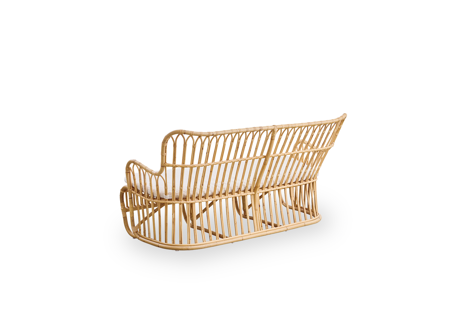 Einfache Rückansicht des Tulip Flechtsofas, entworfen von Tove Kindt-Larsen, mit sanften organischen Linien. Handgefertigt aus hochwertigem indonesischem Rattan.