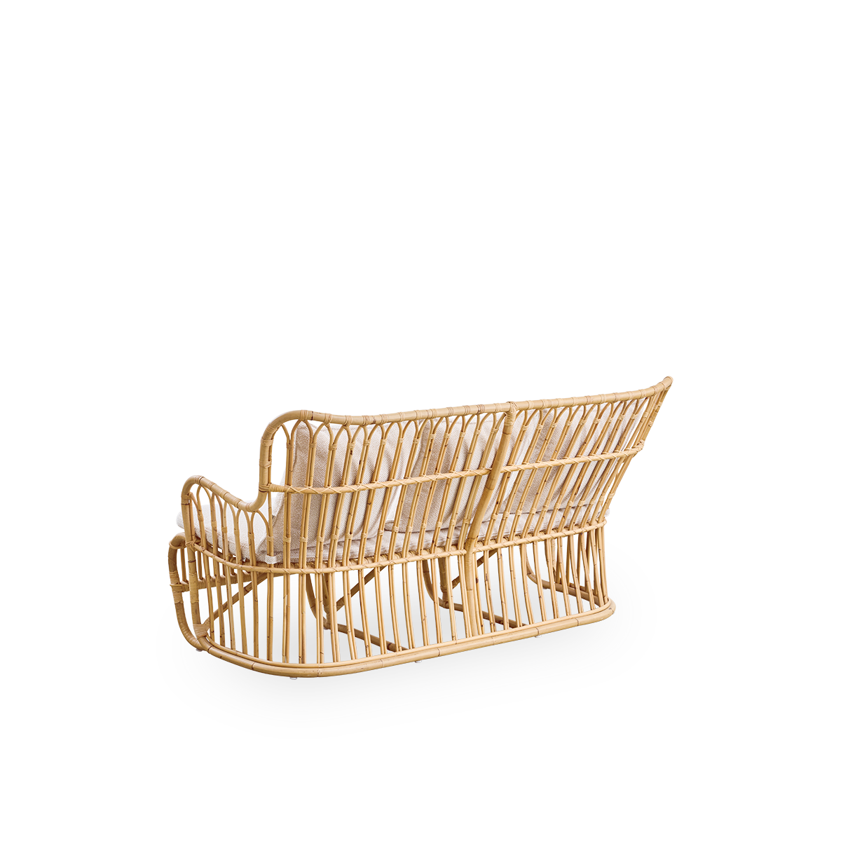 Einfache Rückansicht des Tulip Flechtsofas, entworfen von Tove Kindt-Larsen, mit sanften organischen Linien. Handgefertigt aus hochwertigem indonesischem Rattan.