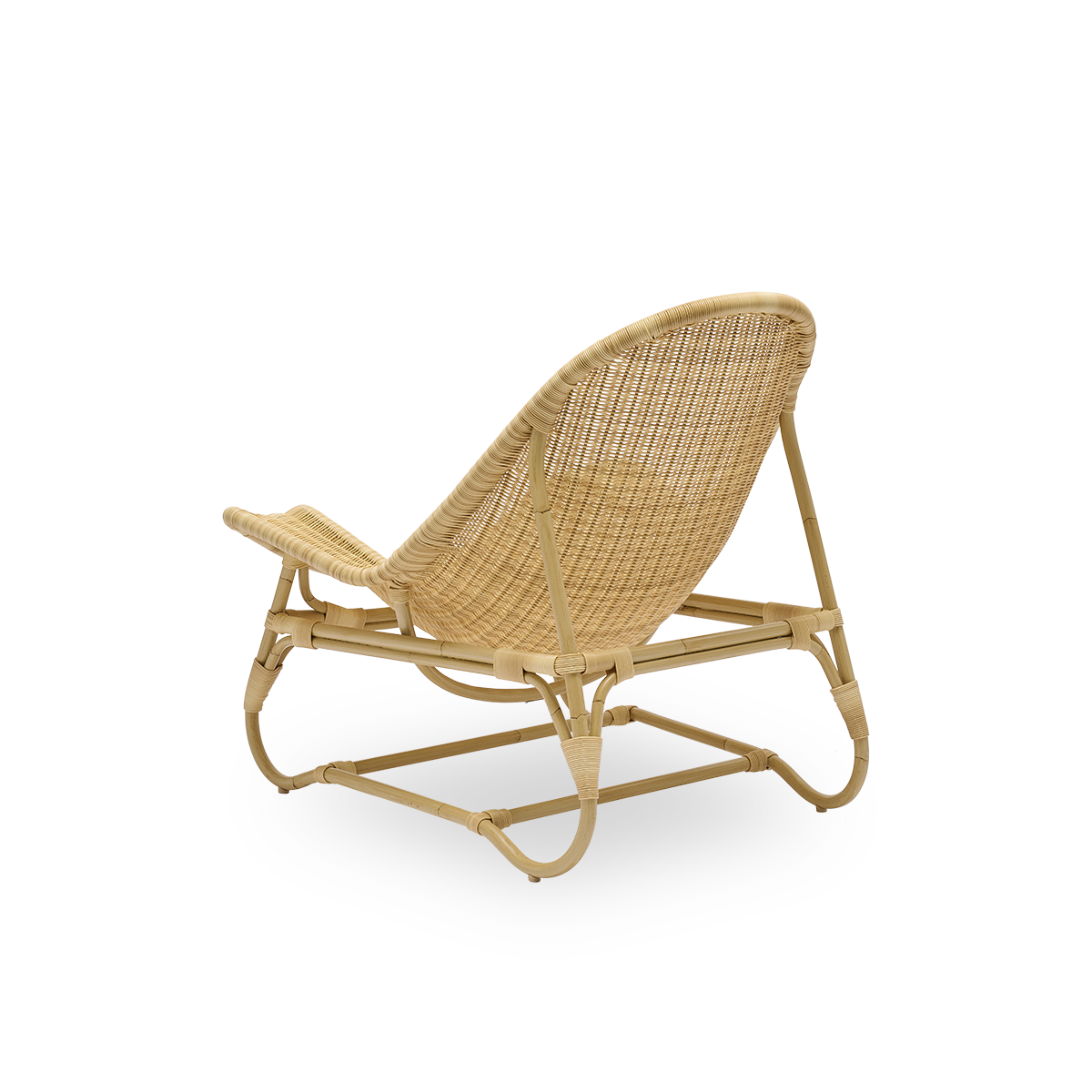 Rückansicht des Pacifique Exterior Loungesessels, entworfen von Michel Buffet.
Aluminiumrahmen in Rattanoptik mit vollständig geflochtenem Sitz aus handgefertigtem ArtFibre.