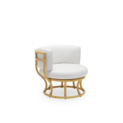Seitenansicht des Coco Outdoor-Lounge-Stuhls im Rattan-Look, entworfen von Nanna Ditzel. Das Design basiert auf perfekten Kreisen und verfügt über einen Aluminiumrahmen mit gewebten ArtFibre-Details.