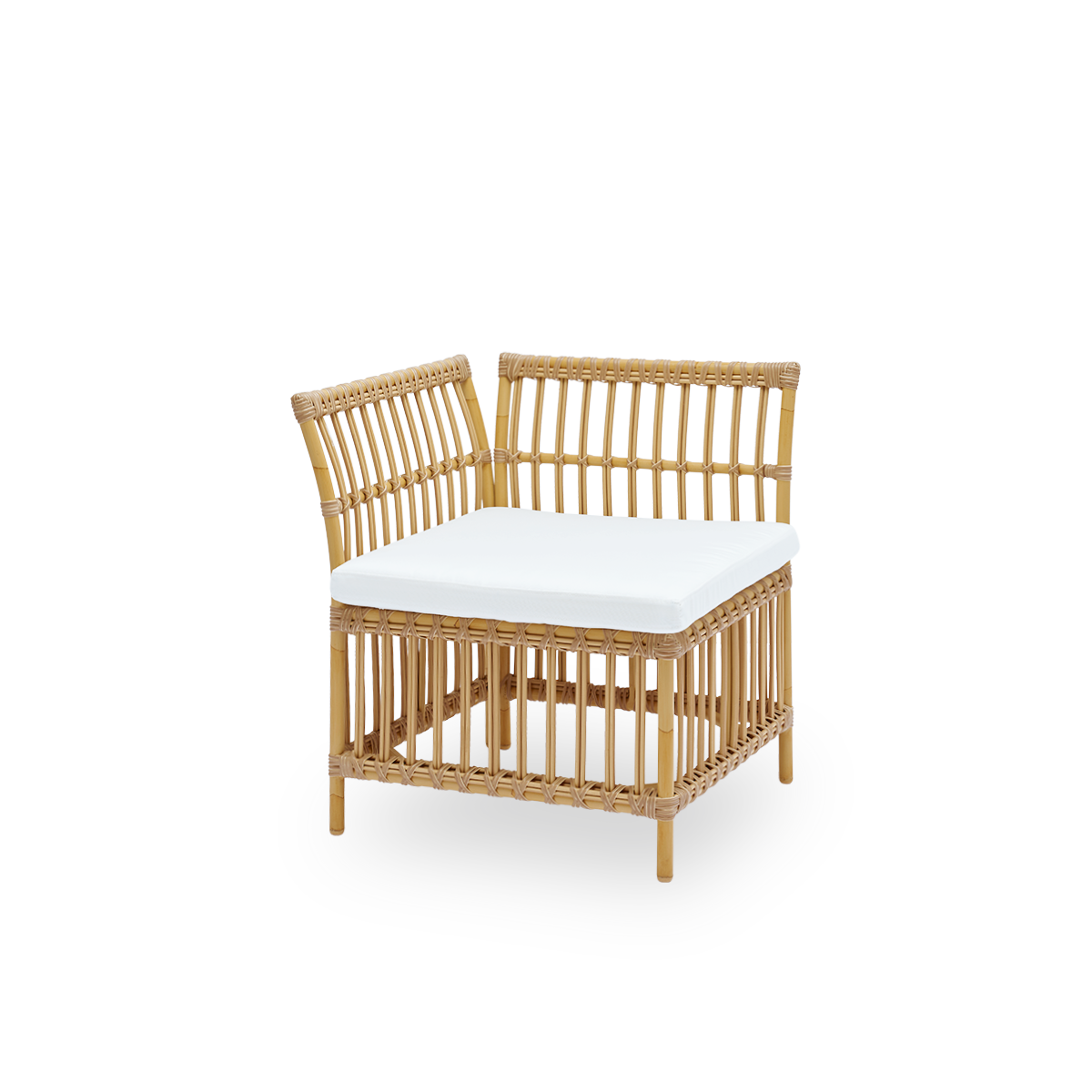 Seitenansicht des Meghan Outdoor-Essbank-Eckmoduls. Aluminiumrahmen im Rattan-Look mit ArtFibre-Umschlingungen. Sitzhöhe 45 cm, passend zu den meisten Essstühlen.