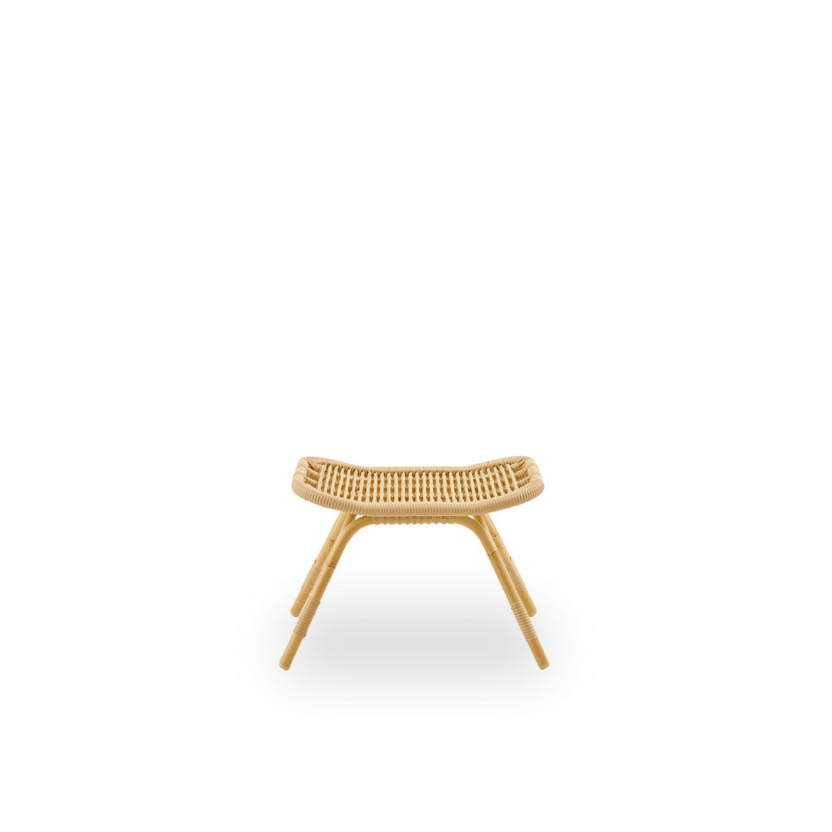Front view of the Monet outdoor footstool in natural color.
Aluminium frame in rattan look with ArtFibre windings.